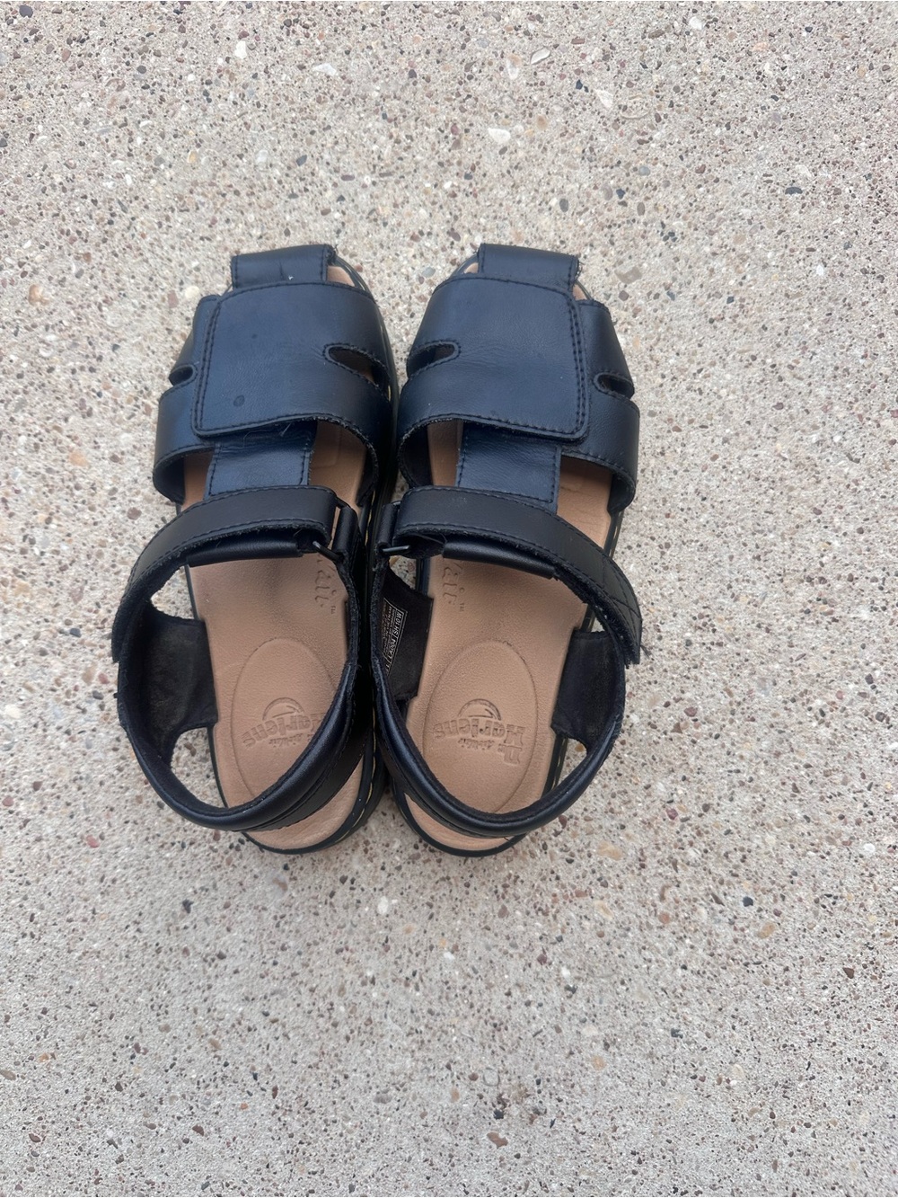 Dr. Martens Moby II J Sandals Doc Martens Black / Used Children’s Size 5 (A9)